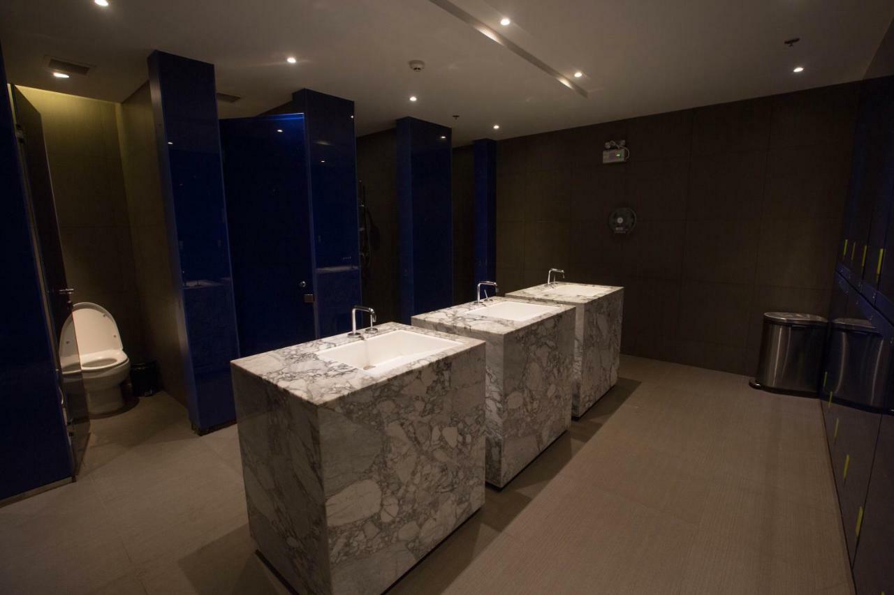 The Base Central Pattaya By Pattaya Holiday Bagian luar foto