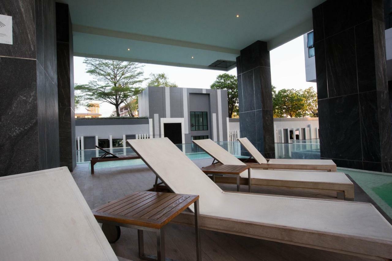 The Base Central Pattaya By Pattaya Holiday Bagian luar foto
