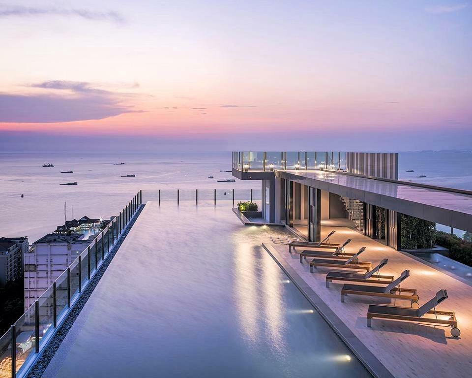 The Base Central Pattaya By Pattaya Holiday Bagian luar foto