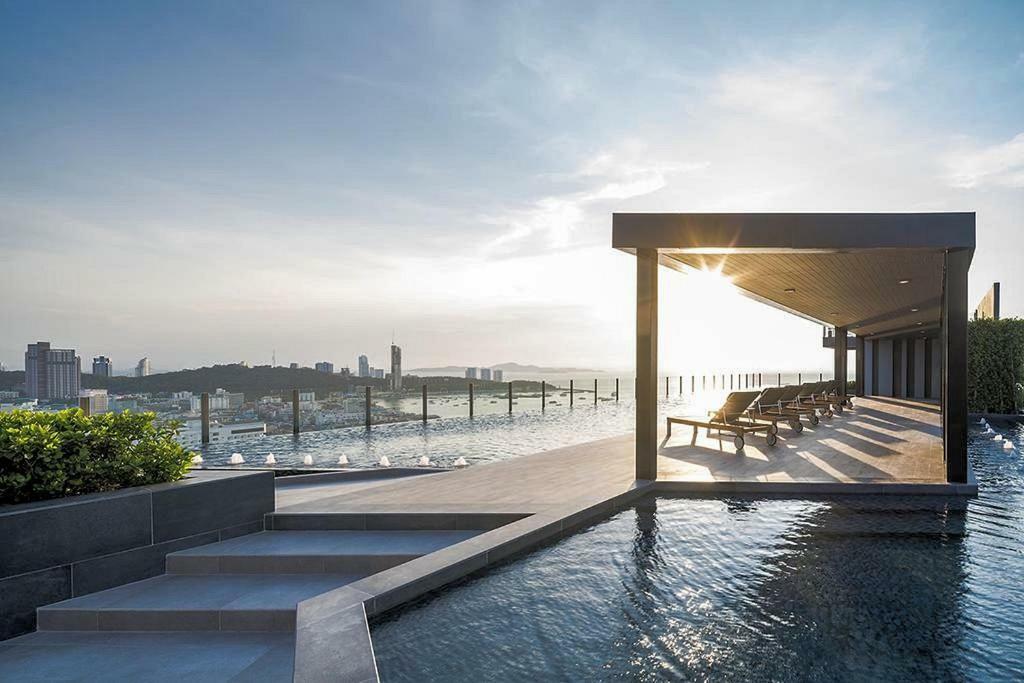 The Base Central Pattaya By Pattaya Holiday Bagian luar foto